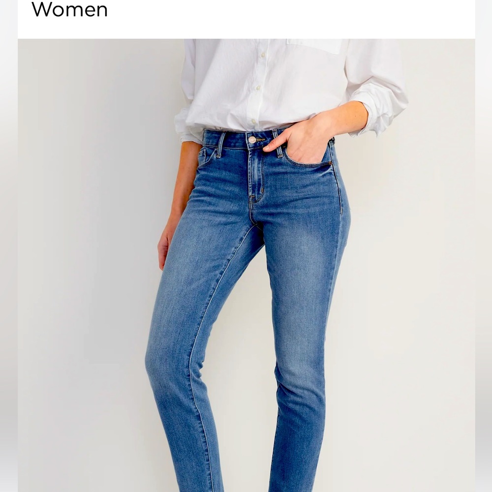 Old Navy Power Straight Mid Rise Jeans Size 18 NWT